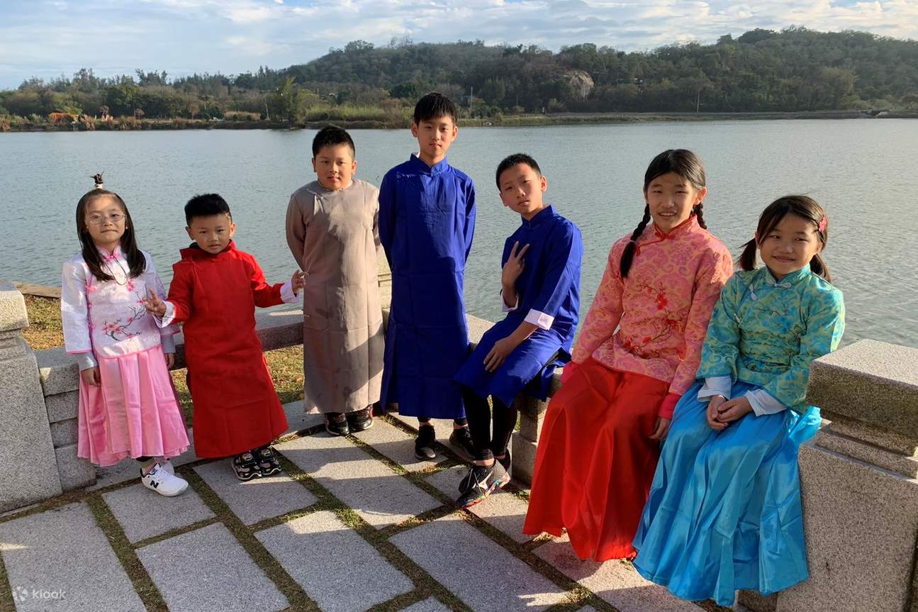 Gambar kumpulan pengalaman kostum