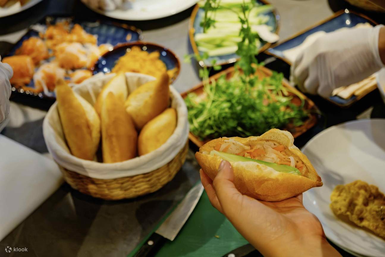 Kelas Memasak Hanoi: Resep Gratis & Mencicipi Kopi Spesial