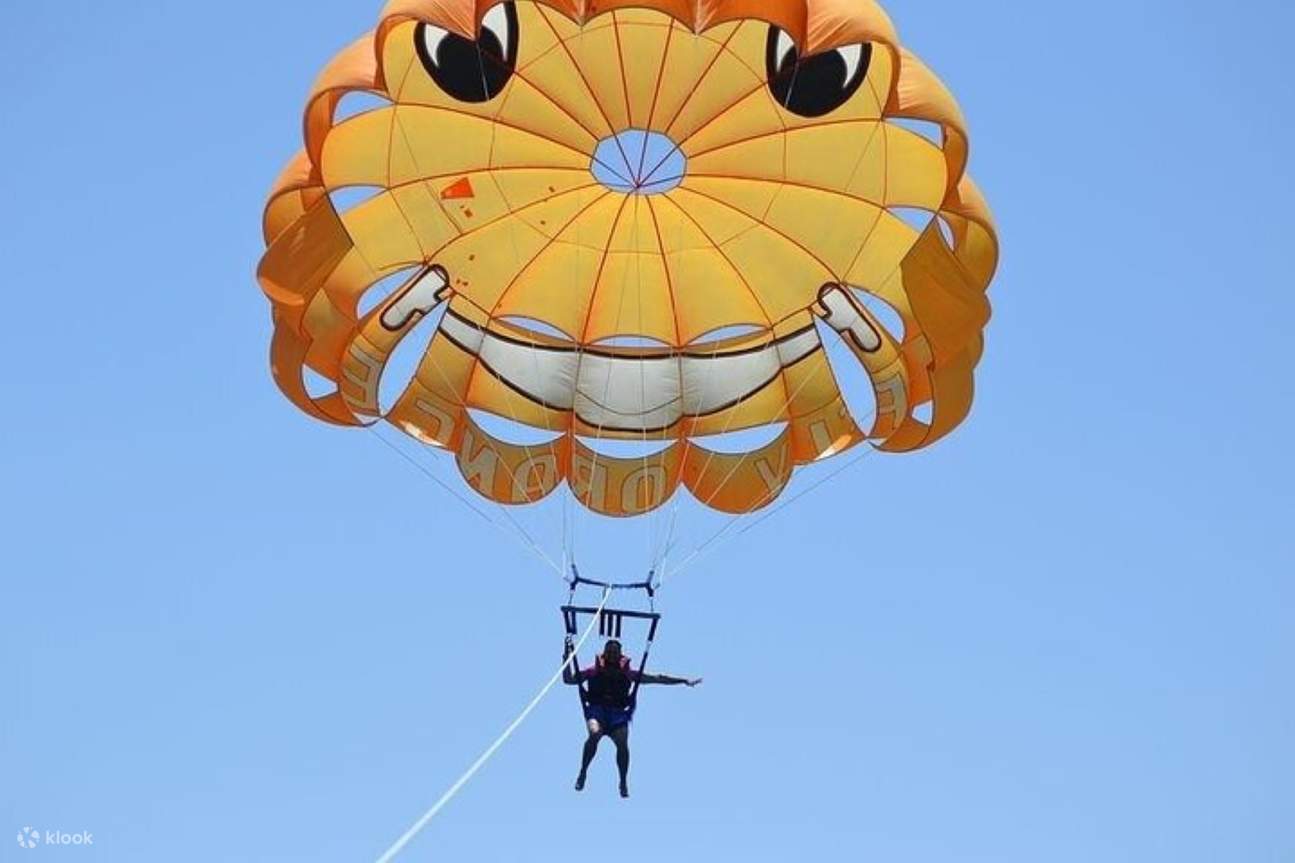 Terbang Parasailing di Langit Laut Merah Dengan Pemindahan - Hurghada