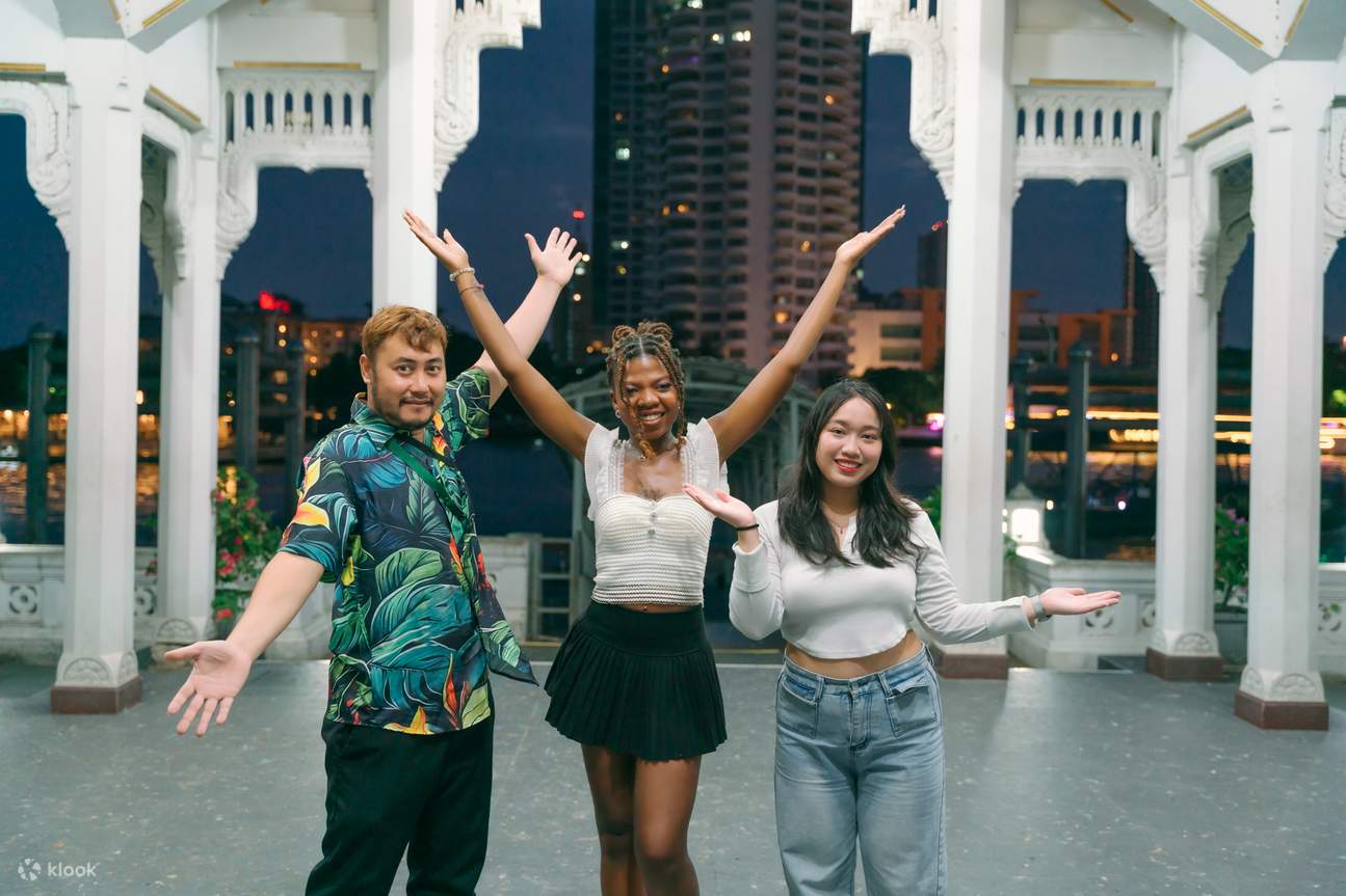 昭披耶河長尾船夜遊