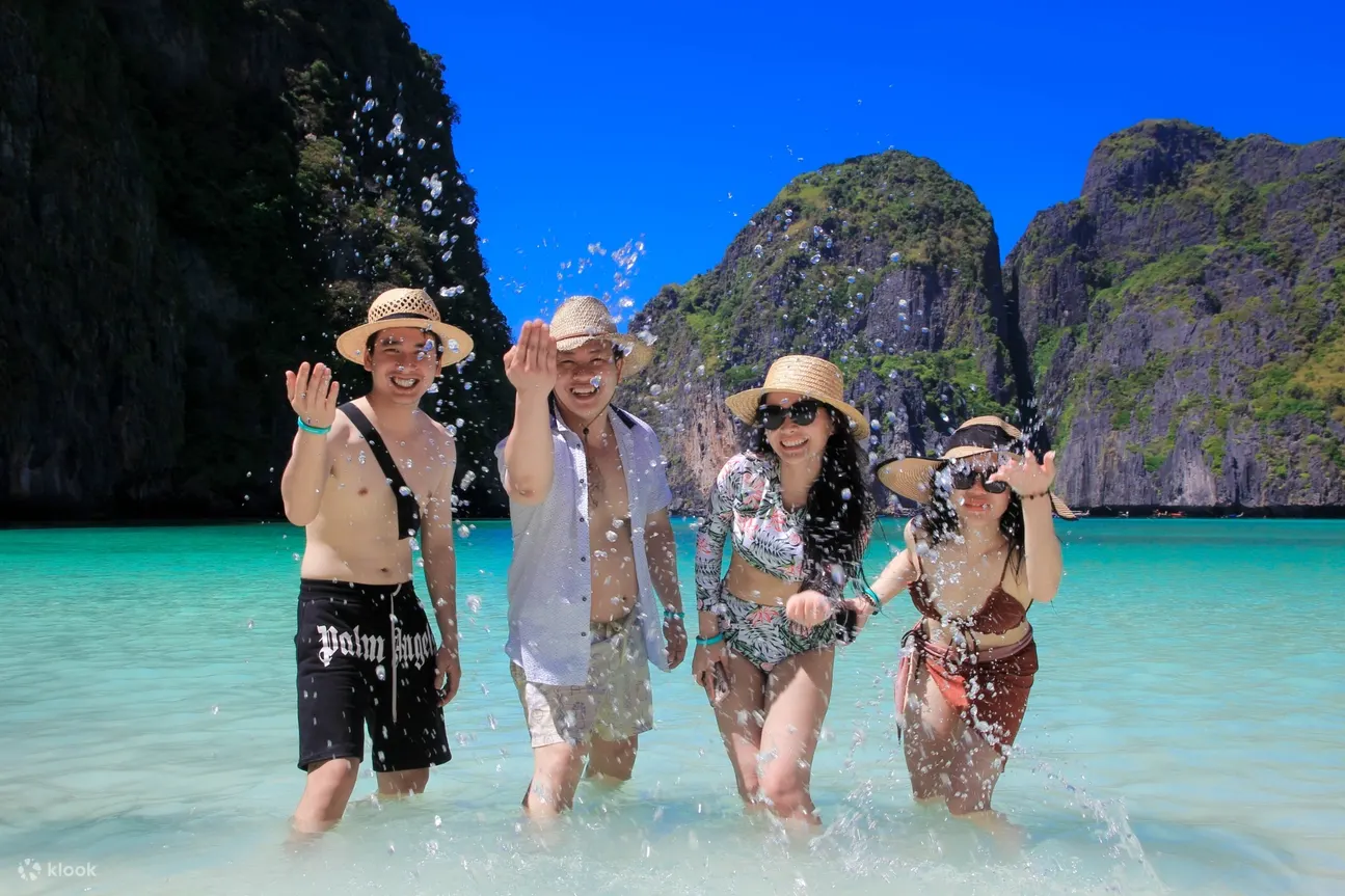 This image has an empty alt attribute; its file name is PhiPhi,MayaBay,andKhaiIslandSpeedboatTourfromPhuket.webp