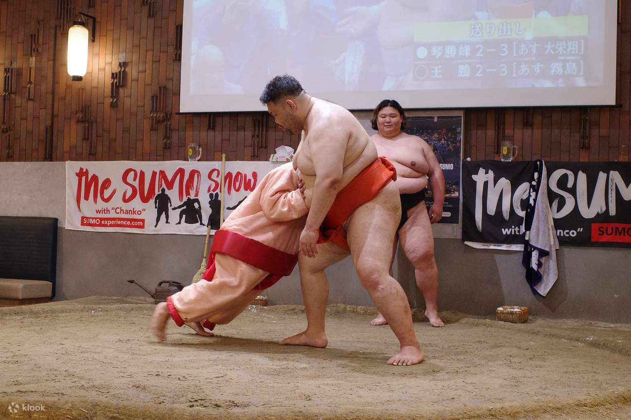 the SUMO show: Sumo & Dining Experience at Dosukoi Tanaka Tokyo