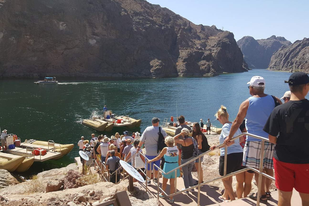 Visitors lining up to get to the raft at Hoover Dam