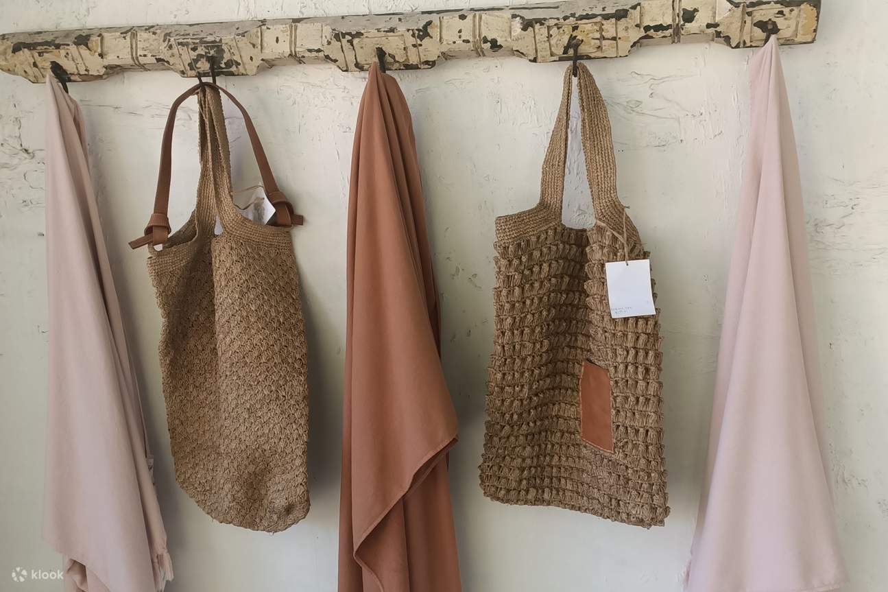 Byron Bay Locals Shop, Eat, Drink and Discover Experience in