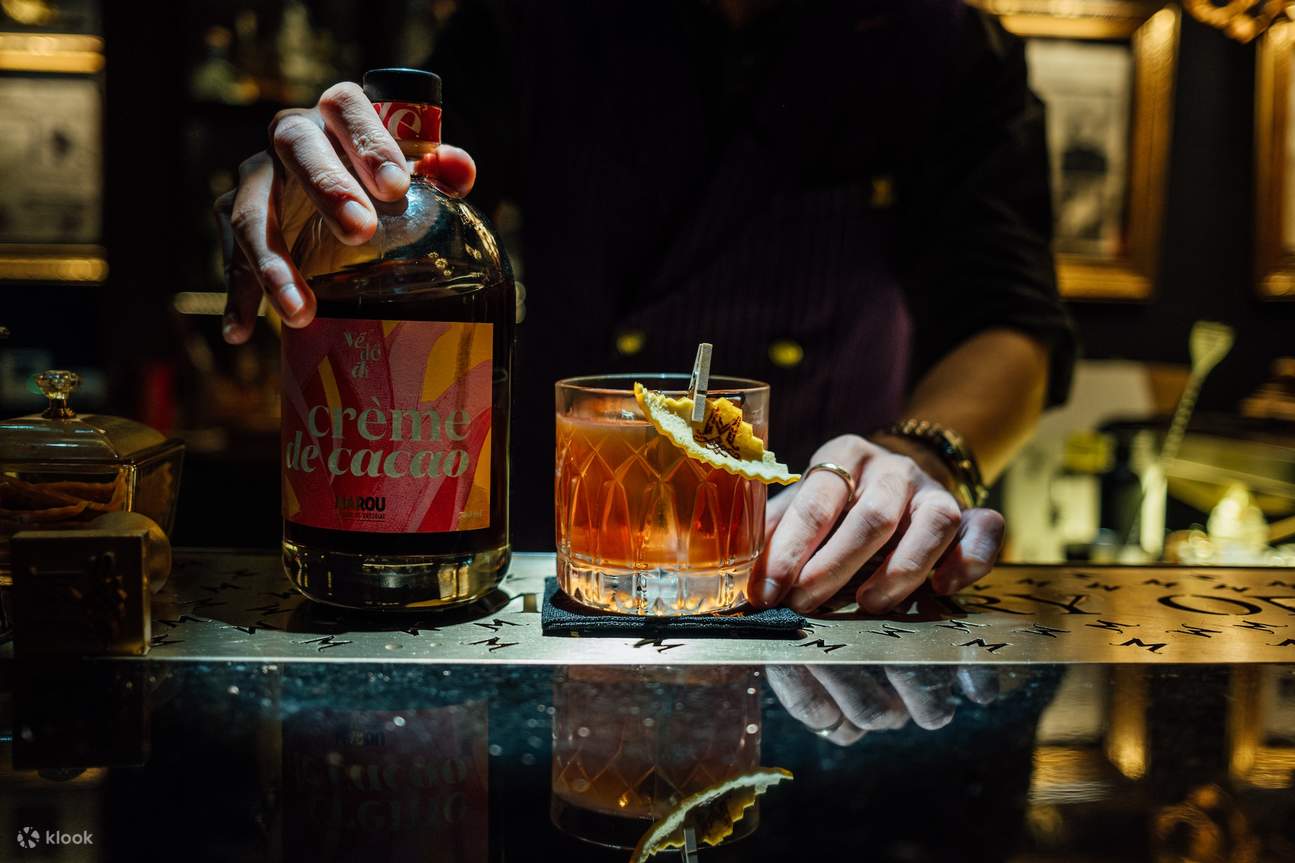 Pengalaman Mencicipi Minuman Keras Kerajinan di Hanoi