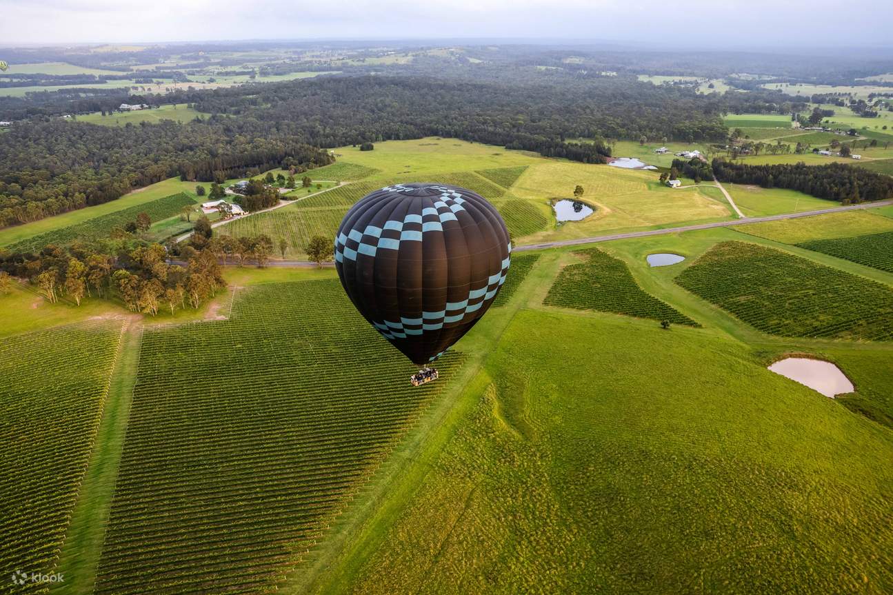 Vue aérienne en montgolfière