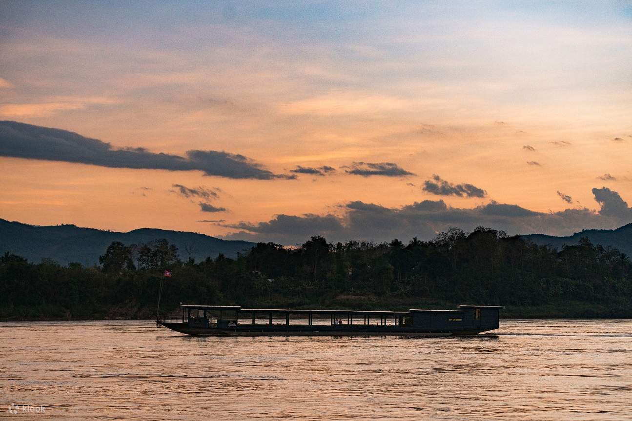 Đi Thuyền Trên Sông Mekong Lúc Hoàng Hôn, Luang Prabang, Lào - Klook Việt  Nam