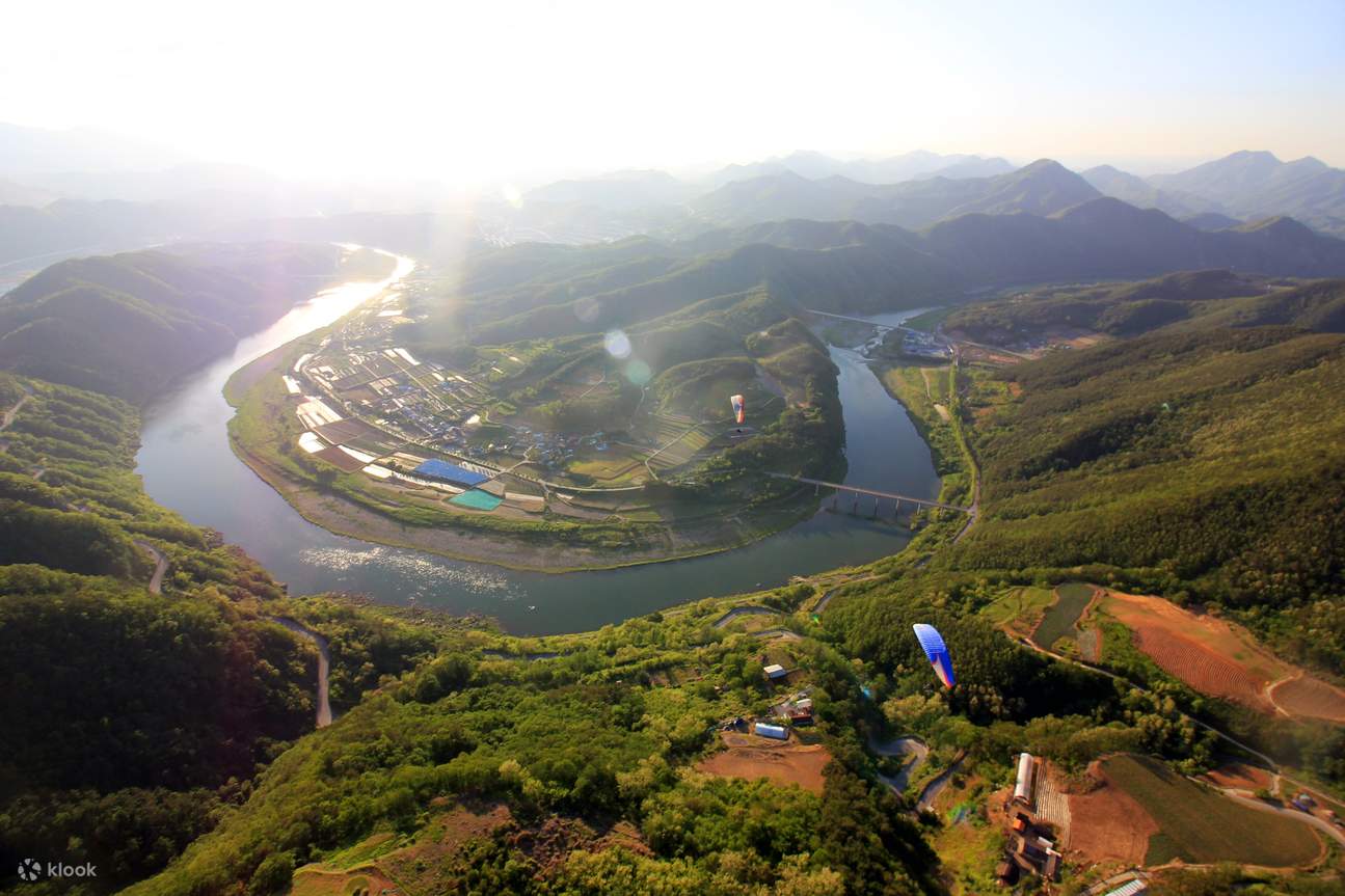 Il s'agit d'une attraction célèbre à Danyang, dont la beauté a été prouvée par divers médias tels que 1 Night 2O, SsangO Point et Live Today O.