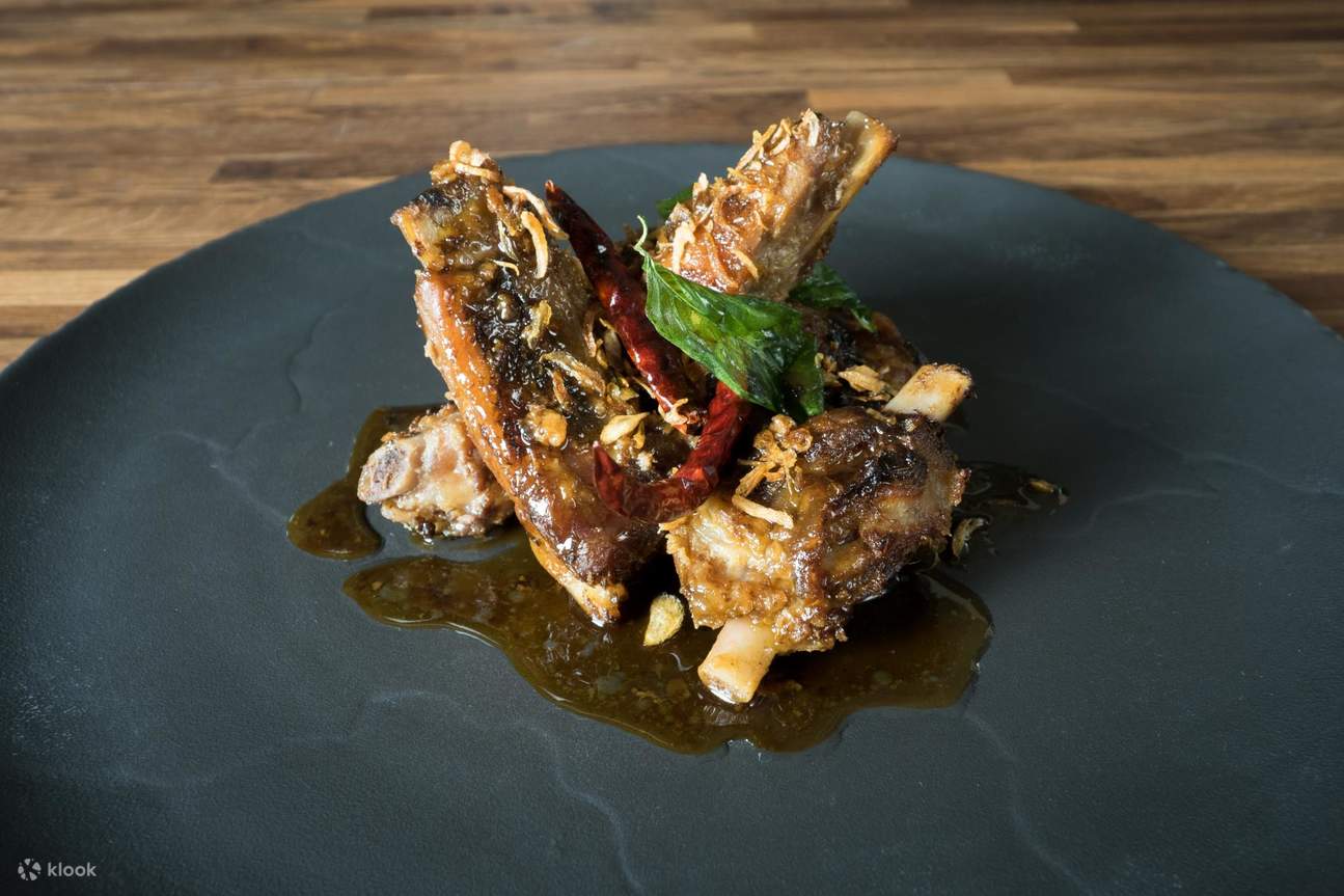 ศาลาริมน้ำ ในโรงแรมแมนดาริน โอเรียนเต็ล กรุงเทพฯ (มิชลิน ไกด์ 2020)