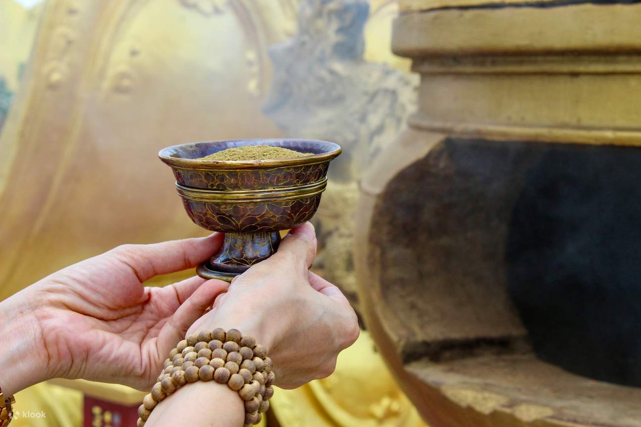 The offering of smoke is also a spiritual practice, where aromatic incense or herbs are burned as an offering.
The rising smoke is believed to carry prayers and intentions for peace, healing, and blessings up to the heavens