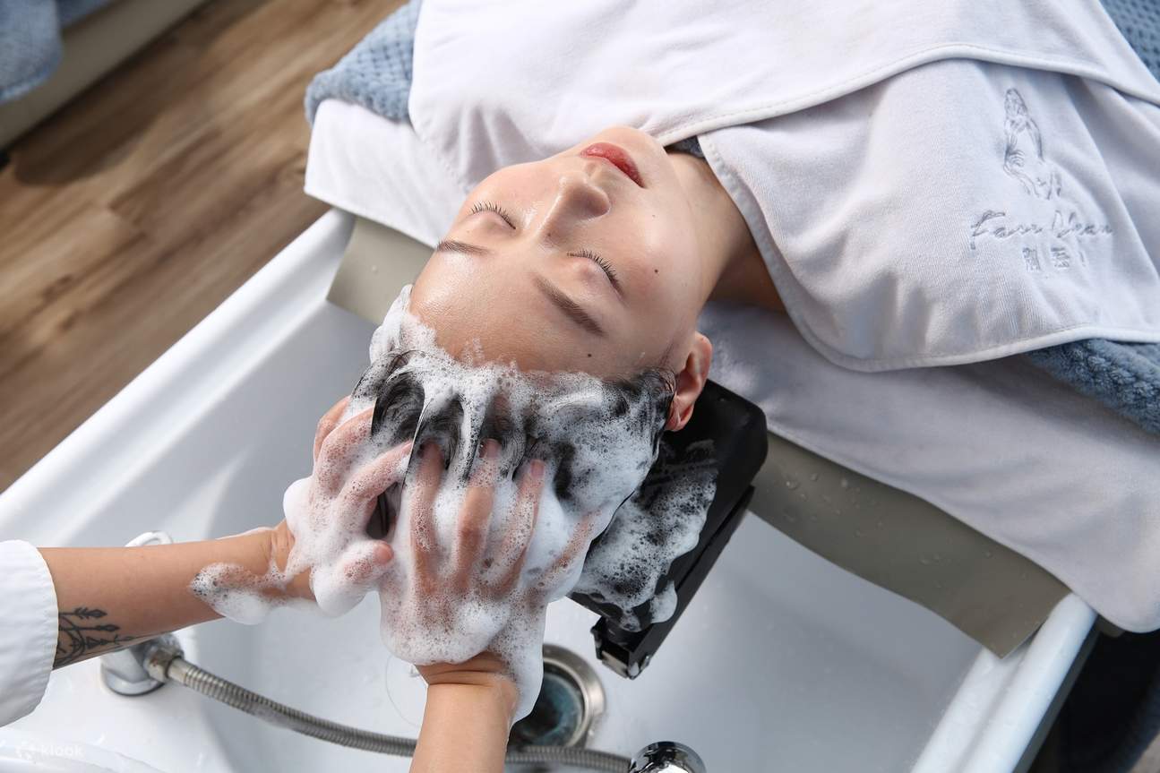 Finalmente, lávese el cabello y váyase a casa cómoda y hermosa.