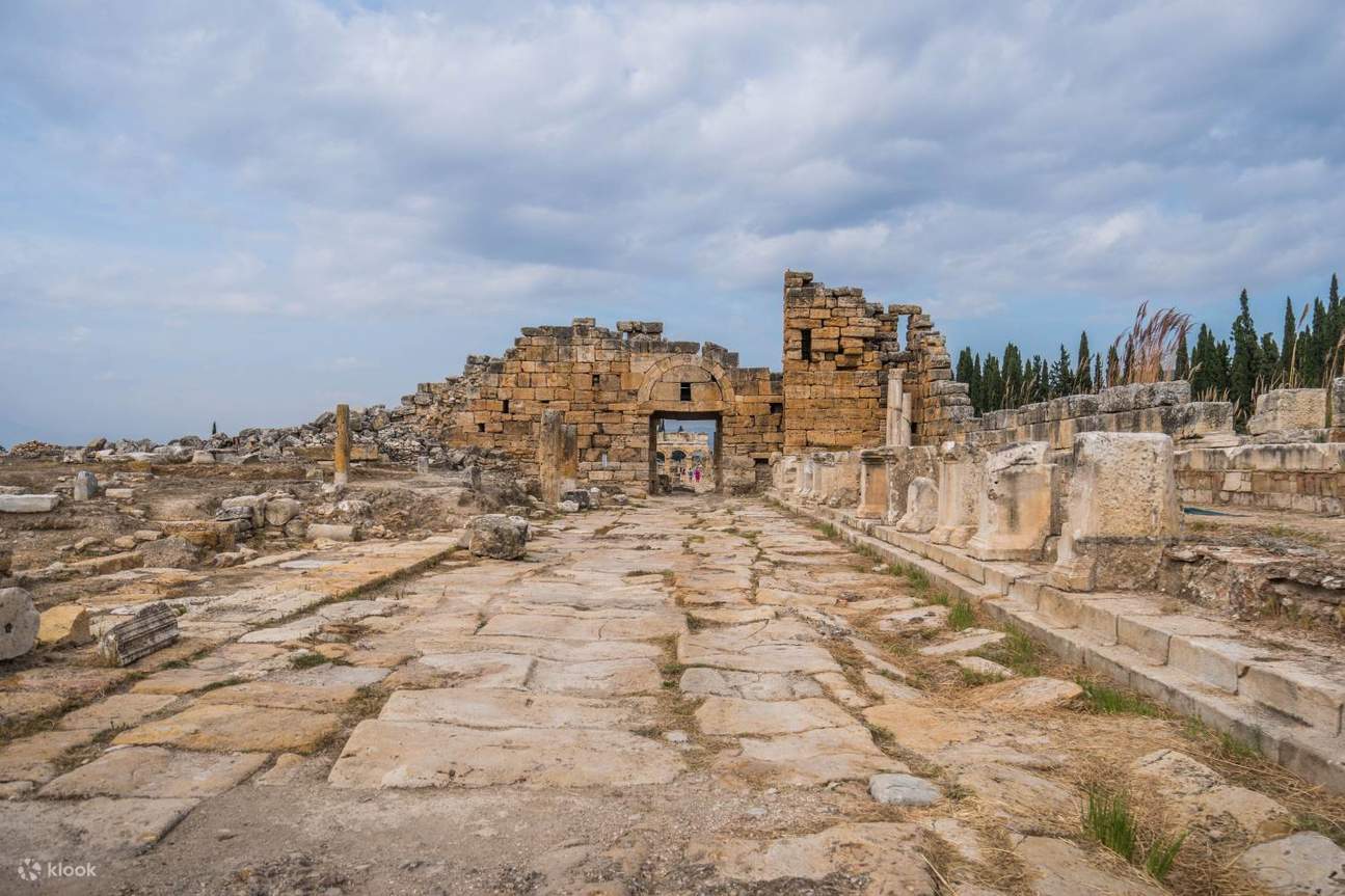Pamukkale Tagestour ab Izmir/ Selçuk / Kusadasi mit Mittagessen