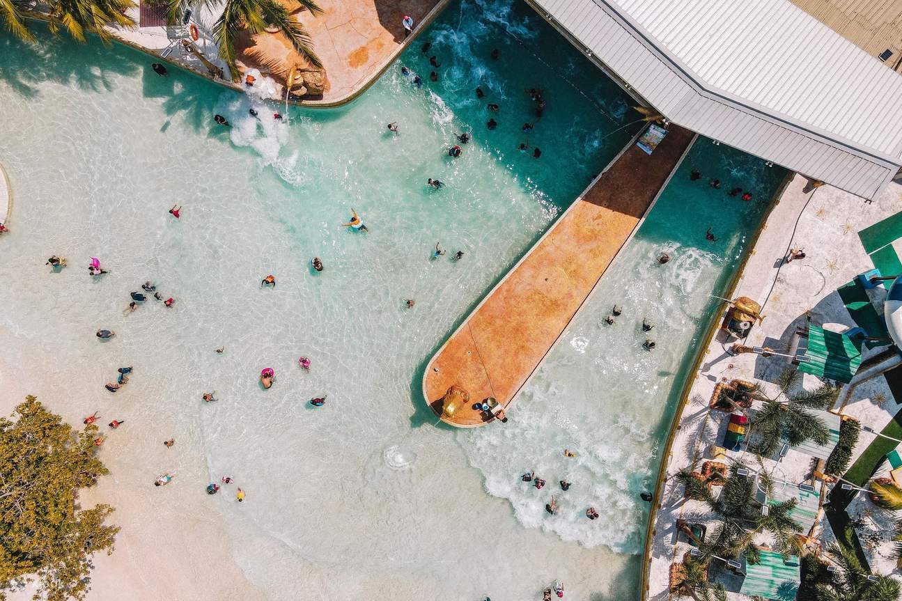 Excursion de jour et de nuit à Villa Excellance Beach and Wave Pool Resort