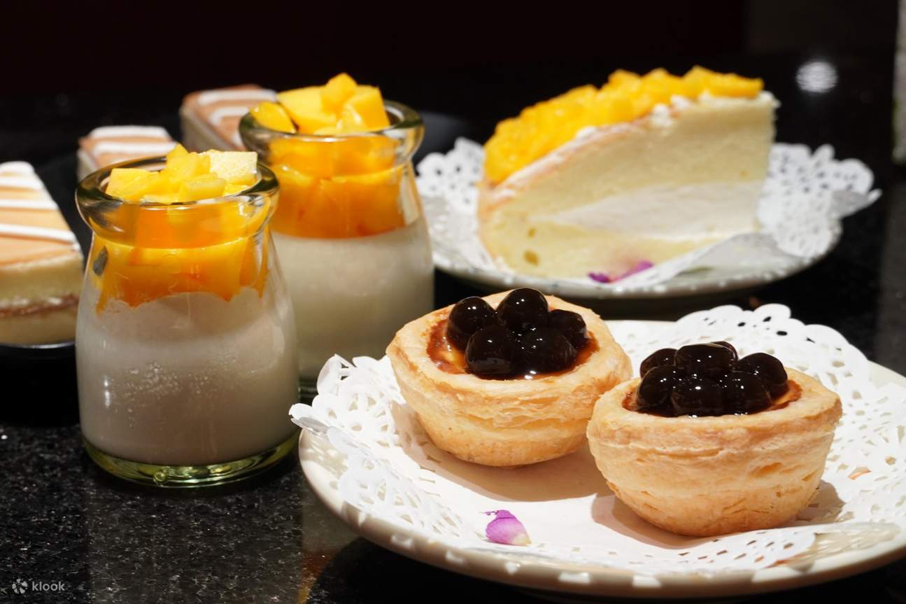 desserts at Mala Hot Pot in Xinyi