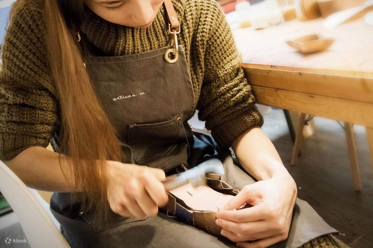 Artisan m Leather Workshop - เวิร์คช็อปทำรองเท้าหนังทำมือ