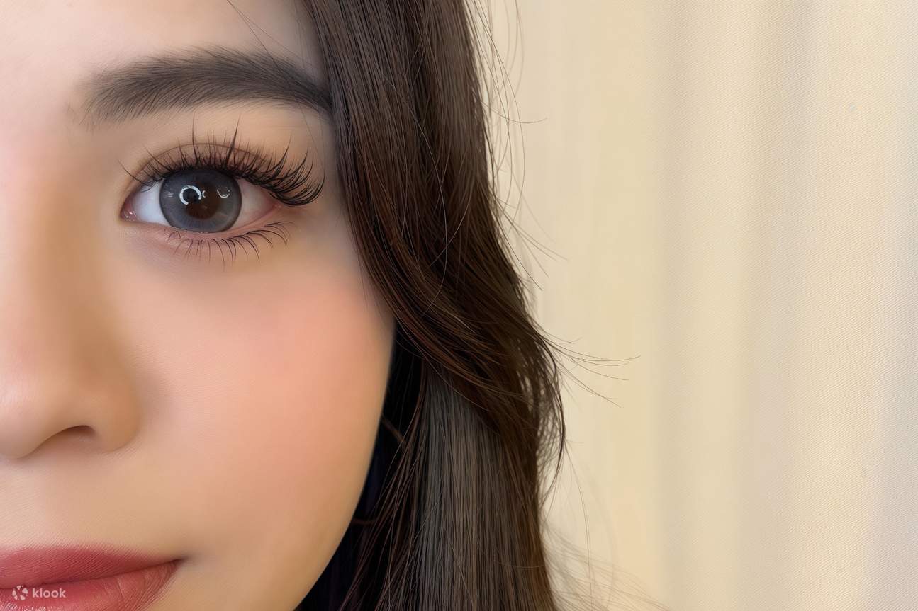 ต่อขนตา โดย The Lash House