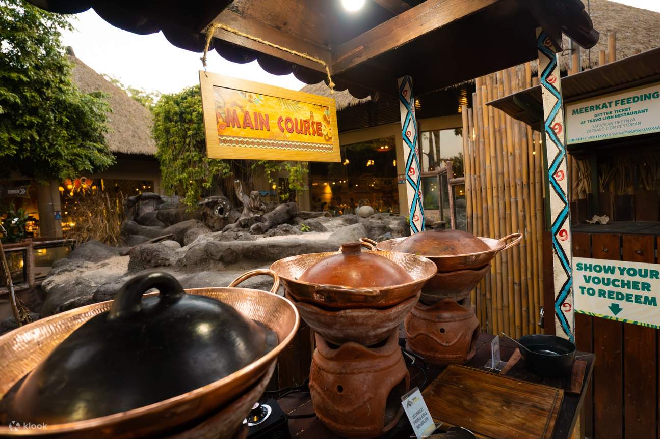 buffet del plato principal de Bali Safari