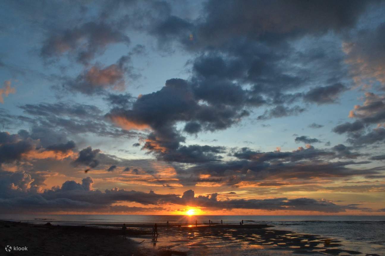 Pengalaman Berakit Air Deras Kadamaian dan Pelayaran Sungai Matahari Terbenam
