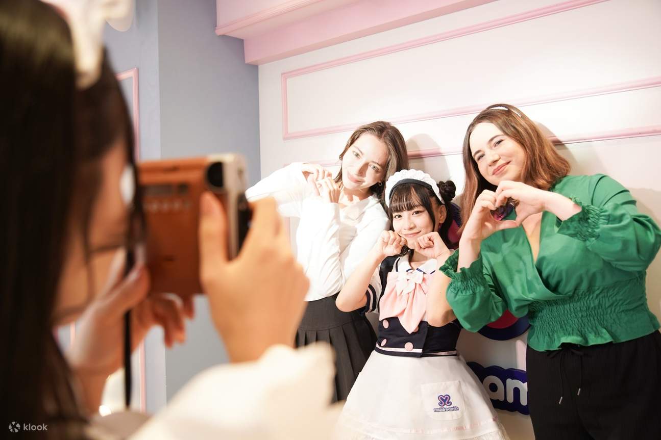 終於到了紀念攝影時間💖
請將攝影券交給想一起合照的女僕喔♪