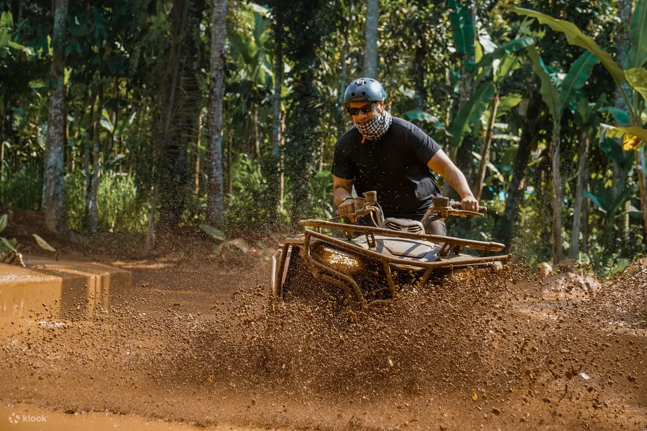巴厘岛阿拉桑探险的 atv 450cc