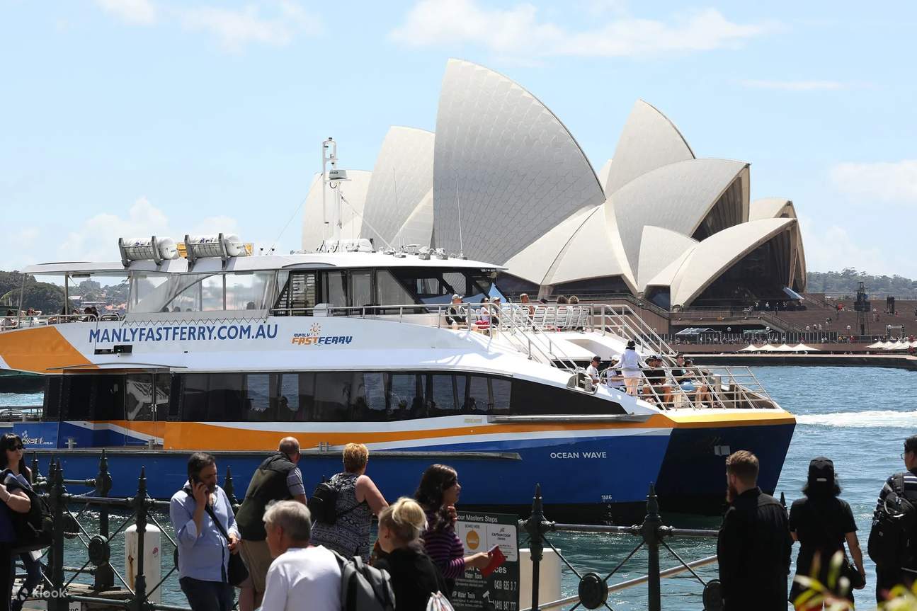 Hitung mundur hingga tahun 2025 dengan kembang api Sydney yang menakjubkan di atas Ocean Wave!