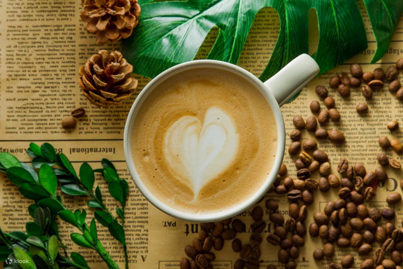 Latte at Dazy Café at Xinyi Anhe Station