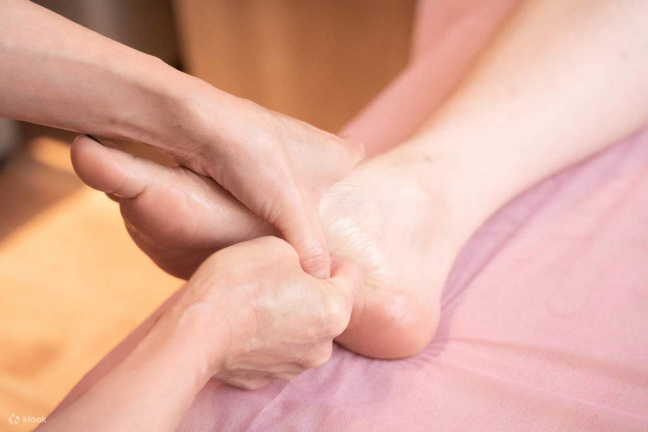 Fußreflexzonenmassage im Sheng Zhi Dao Gesundheits- und Wellnesszentrum