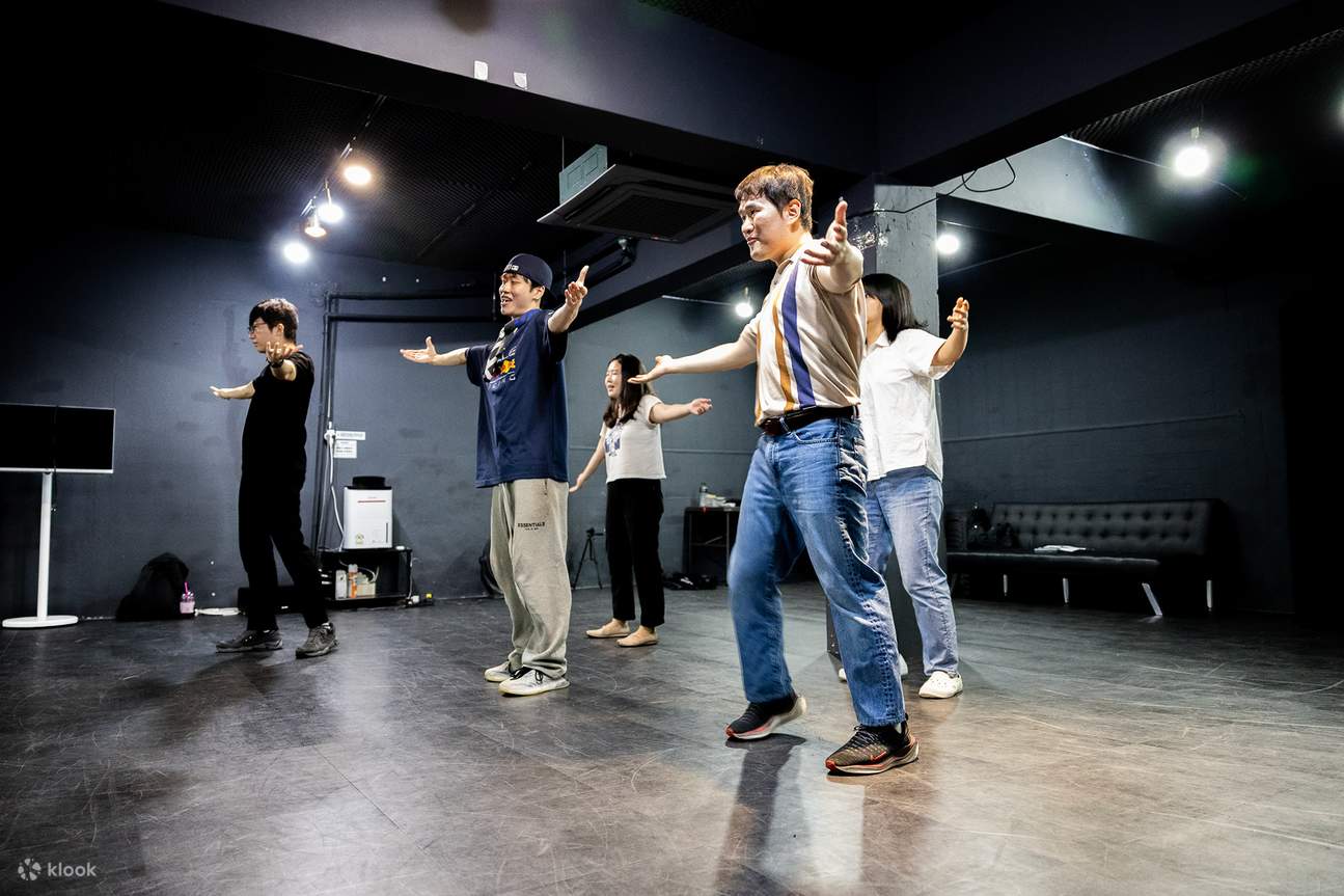 Pengalaman Kelas Tarian K-POP Satu Hari di Seoul