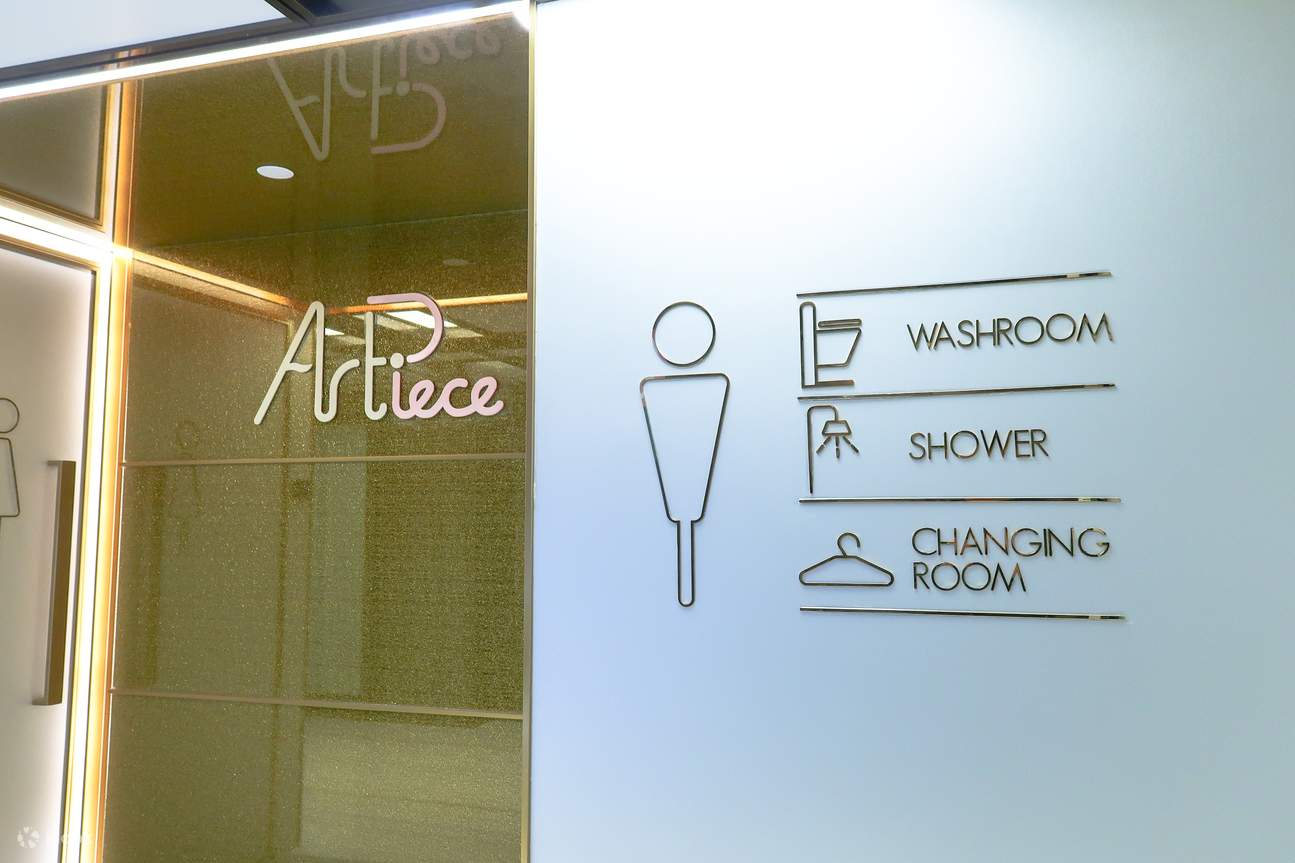 Art Piece Changing Room, with lockers and shower room