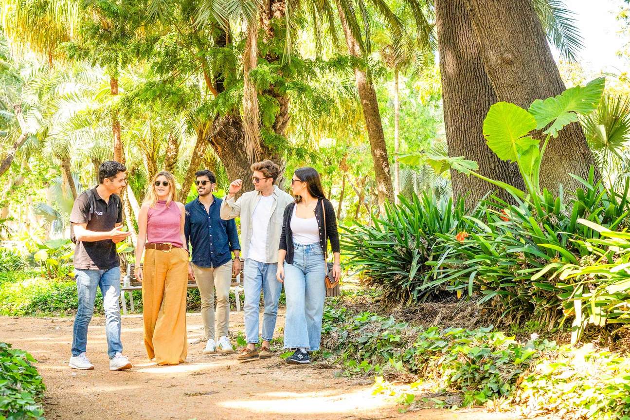 Malaga Gastronomic Tour: Tapas, Wine & Rooftops