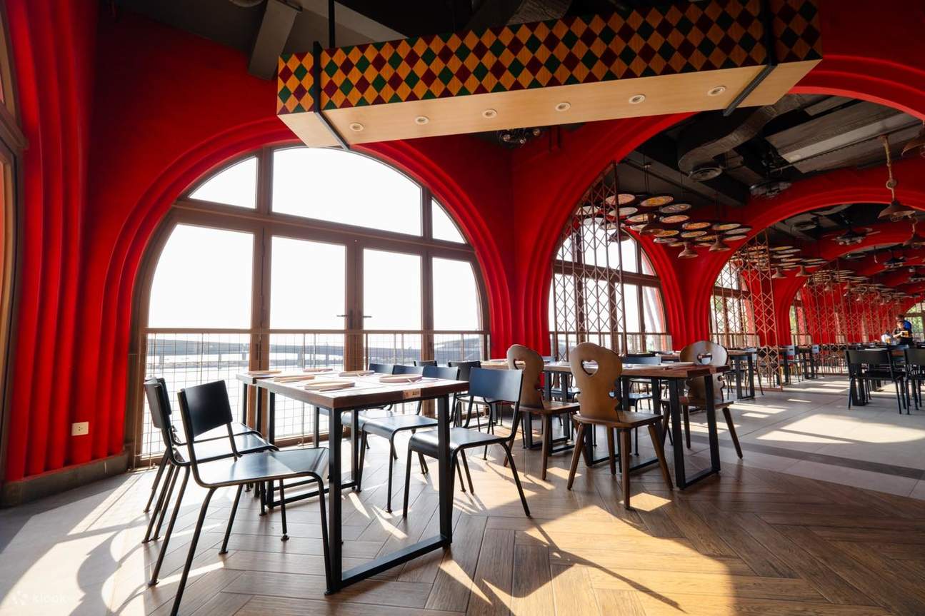 선 바바리아 매직 선셋 타운 푸꾸옥에서 즐기는 특별한 다이닝