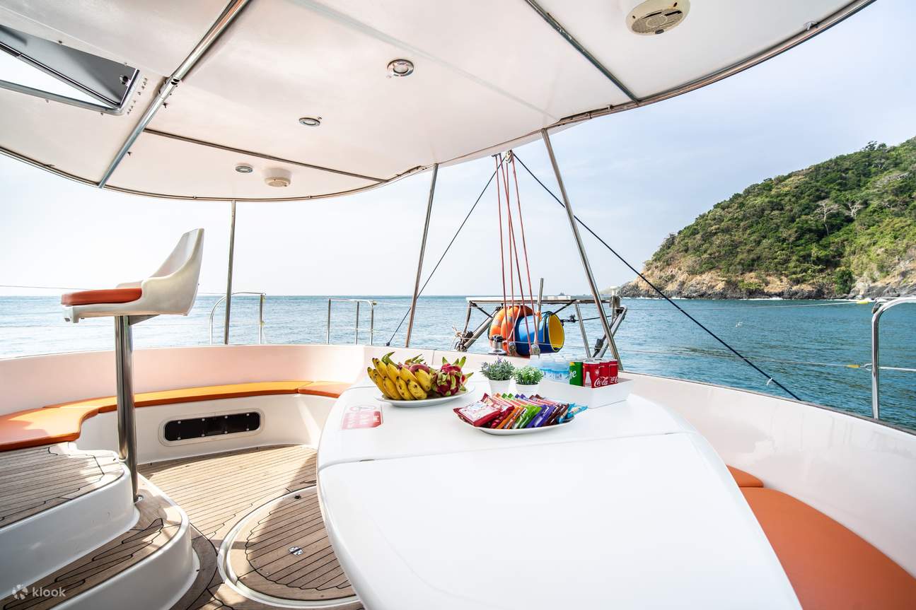 Entspannen Sie sich und tanken Sie neue Energie für Geist und Seele mit unserem ruhigen, privaten Charter-Service.