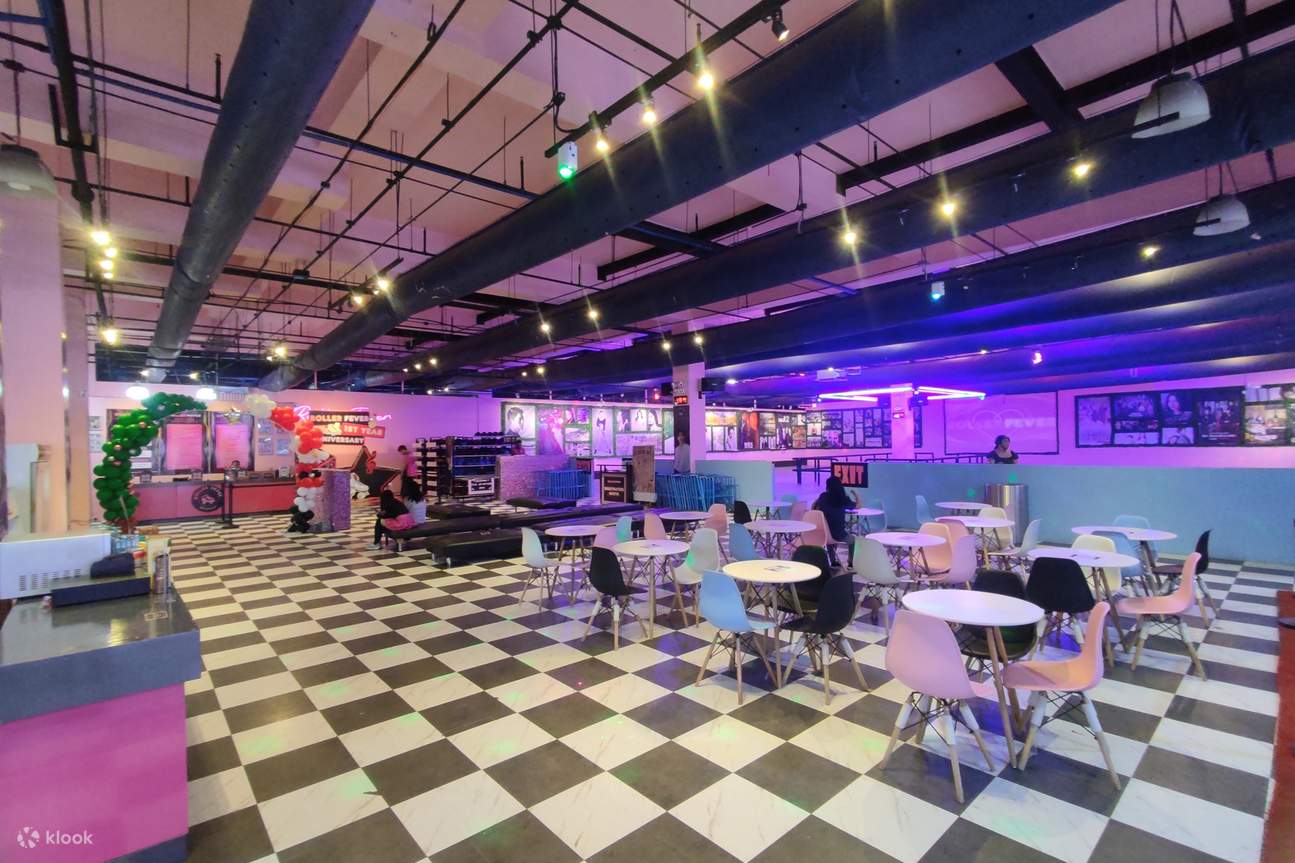 Goditi i tuoi dolcetti con stile e rilassati nella confortevole area ristoro