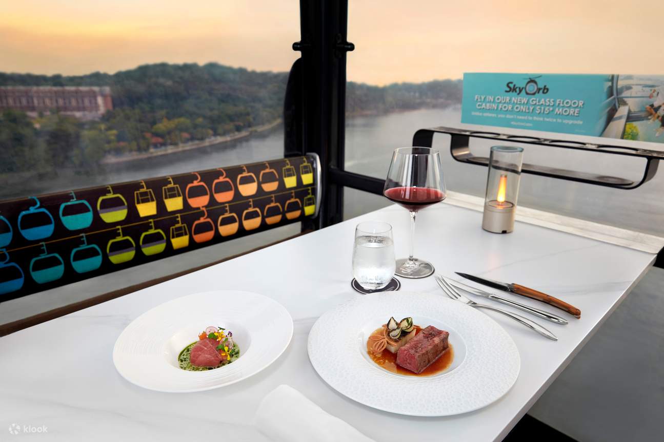 Berlatarbelakangkan pemandangan matahari terbenam yang panoramik, pengalaman tiga hidangan masa terhad ini menggabungkan akar kulinari Nordic Chef Mathew dengan perisa Asia, mencerminkan gaya signatur beliau yang membolehkannya meraih tempat ke-6 — dan fi