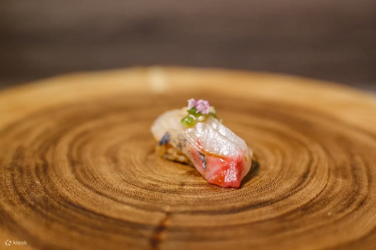 W Omakase Pradit Manutham