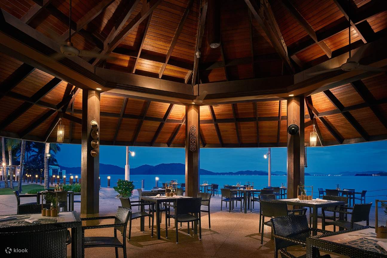 Coco Joe's Bar & Grill at Shangri-La Hotel Tanjung Aru, Sabah