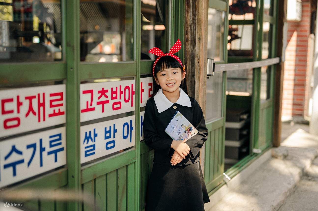 Servizio fotografico con uniforme scolastica coreana vintage