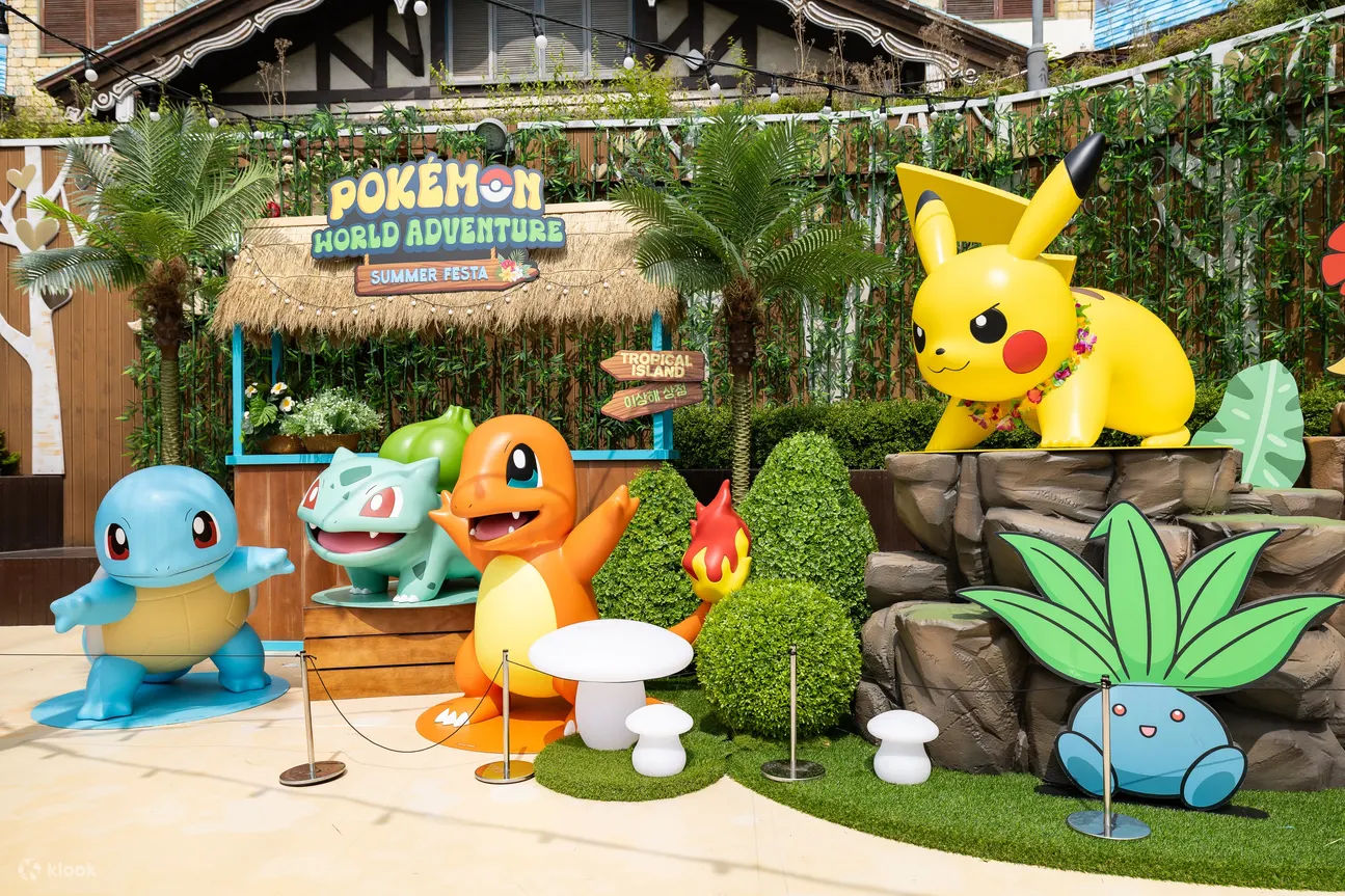 From Pikachu hula parades to Pokémon photo spots, dive into a full-on summer festival at Lotte World!