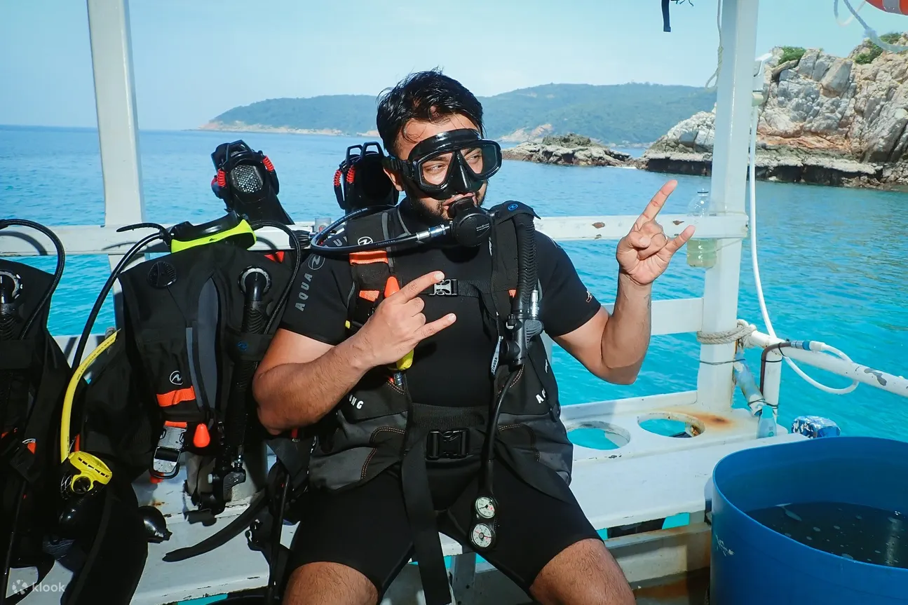 泰国芭堤雅 PADI 初级水肺潜水