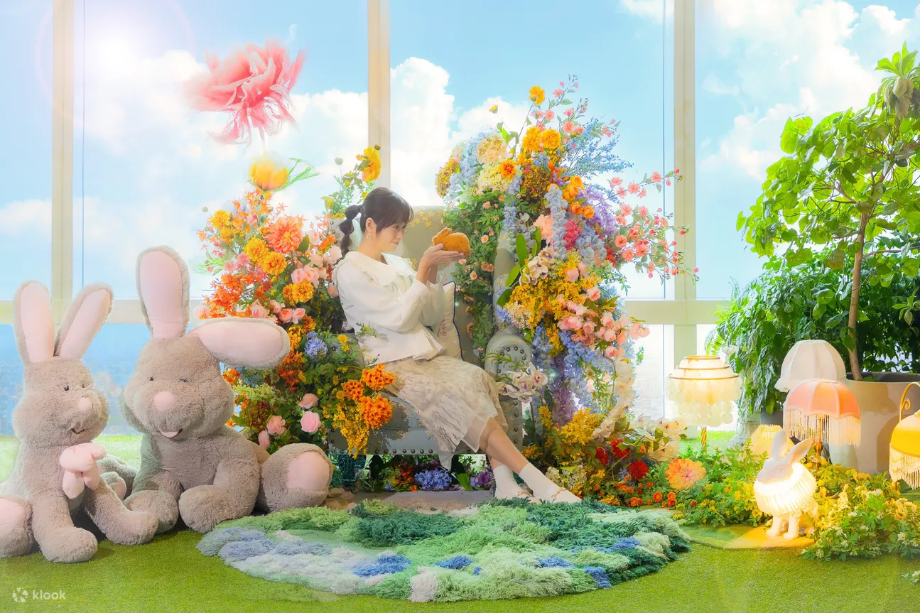 Taipei 101 flower decoration