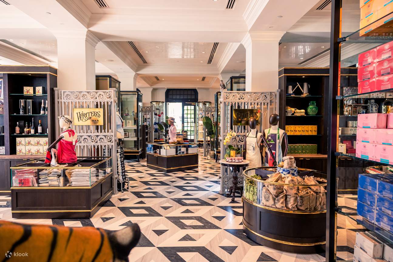 บูทีคมีสินค้าหลากหลาย ทั้งของที่ระลึกทางประวัติศาสตร์และแบบดั้งเดิม รับรองว่าคุณจะต้องได้ของติดไม้ติดมือกลับบ้านอย่างแน่นอน!