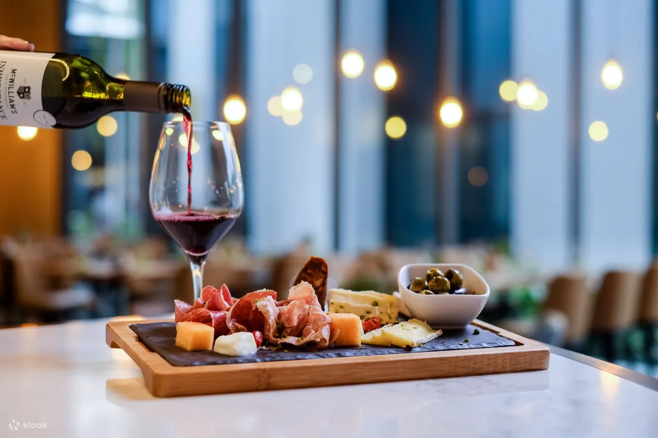Winestone at Mercure - 史蒂芬