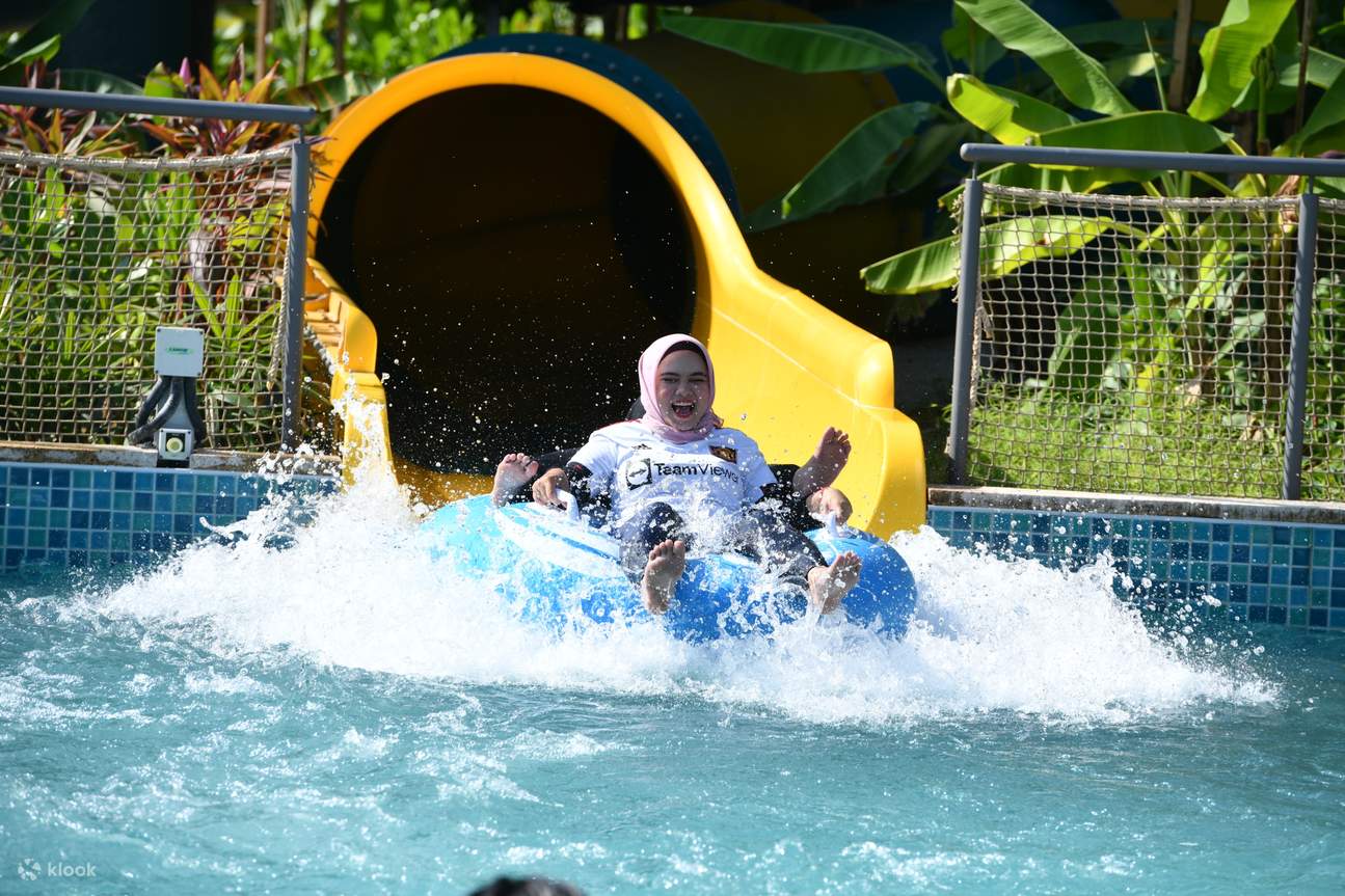 SplashMania Waterpark Ticket in Gamuda Cove Selangor Klook Malaysia