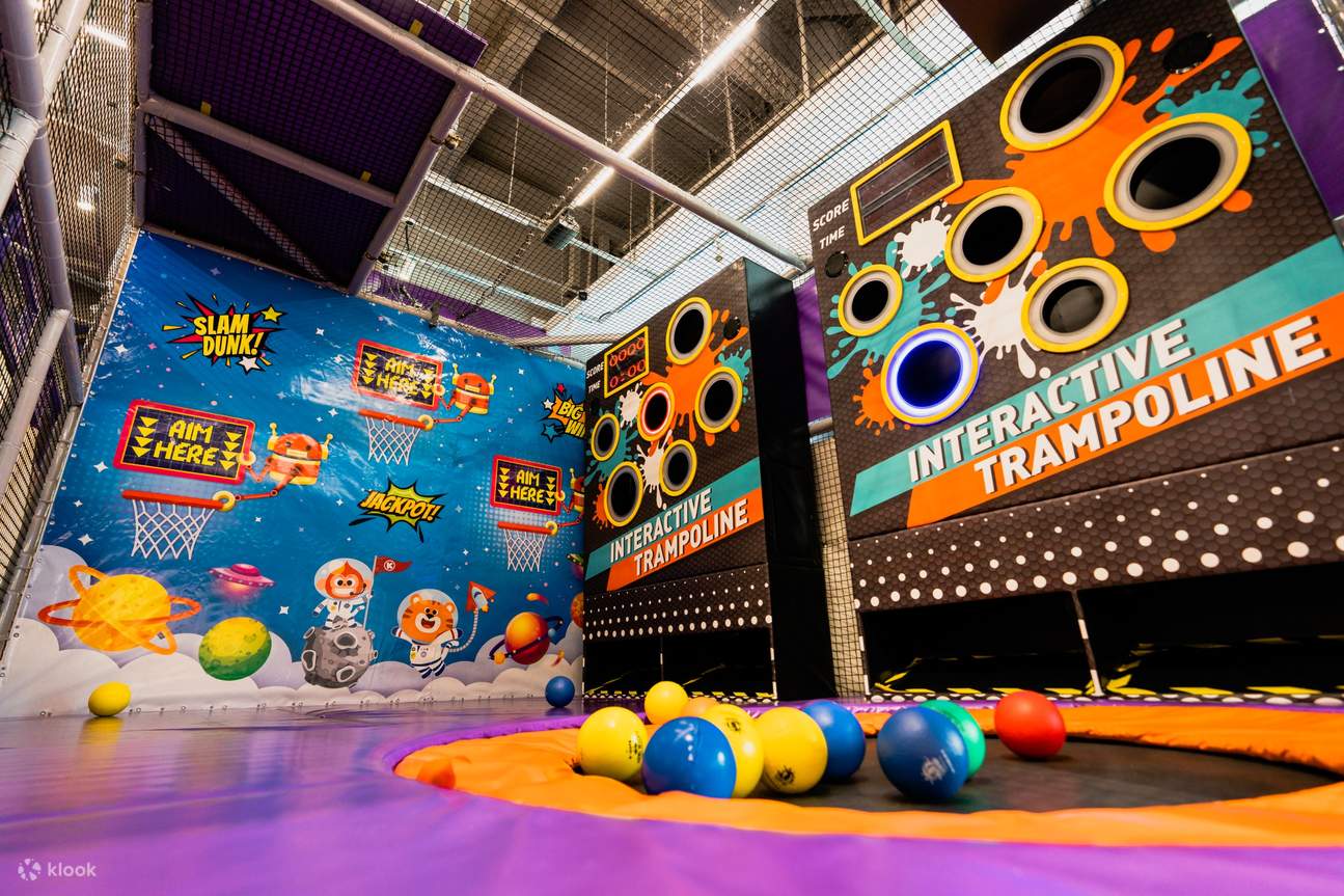 Интерактивная игра на батуте