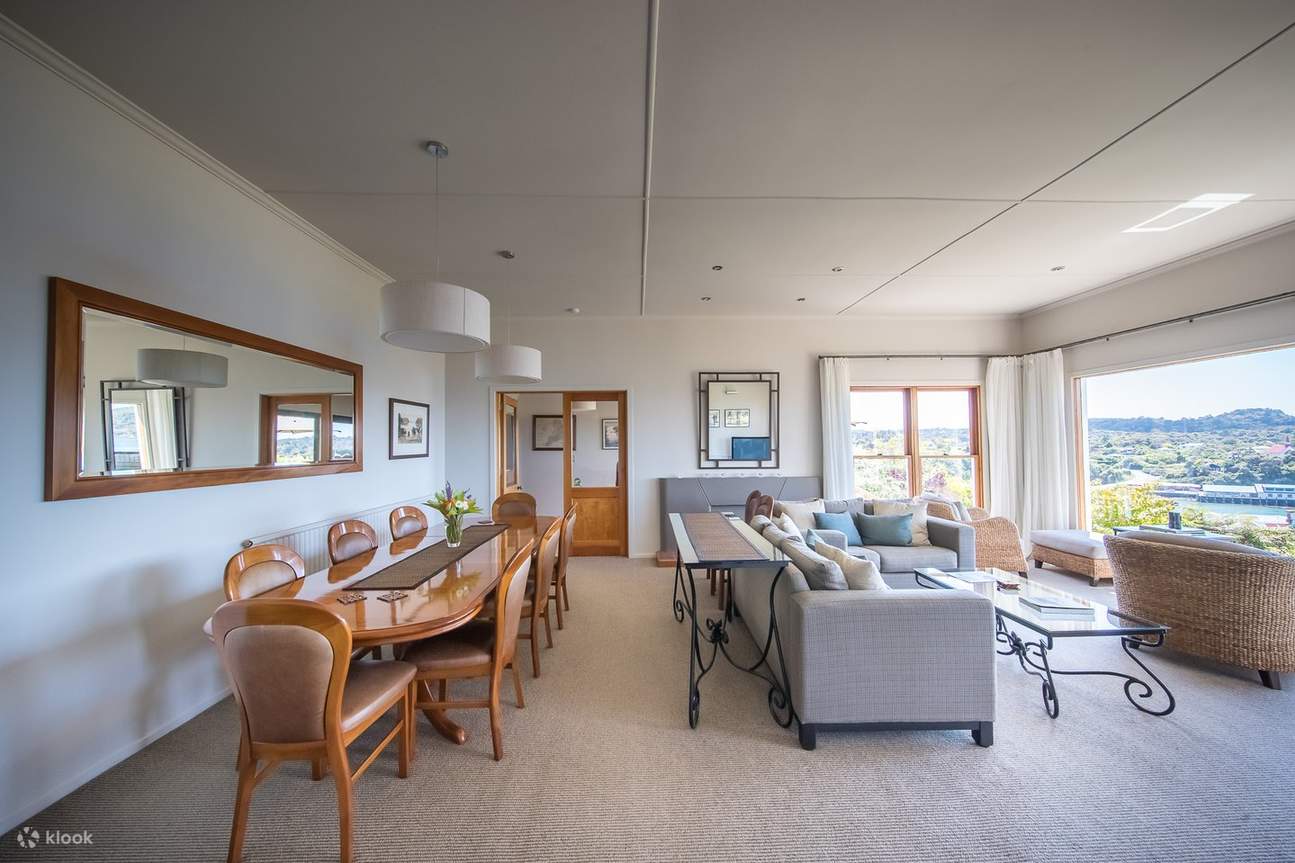 อิ่มอร่อยกับอาหารเช้าที่ Stewart Island Lodge