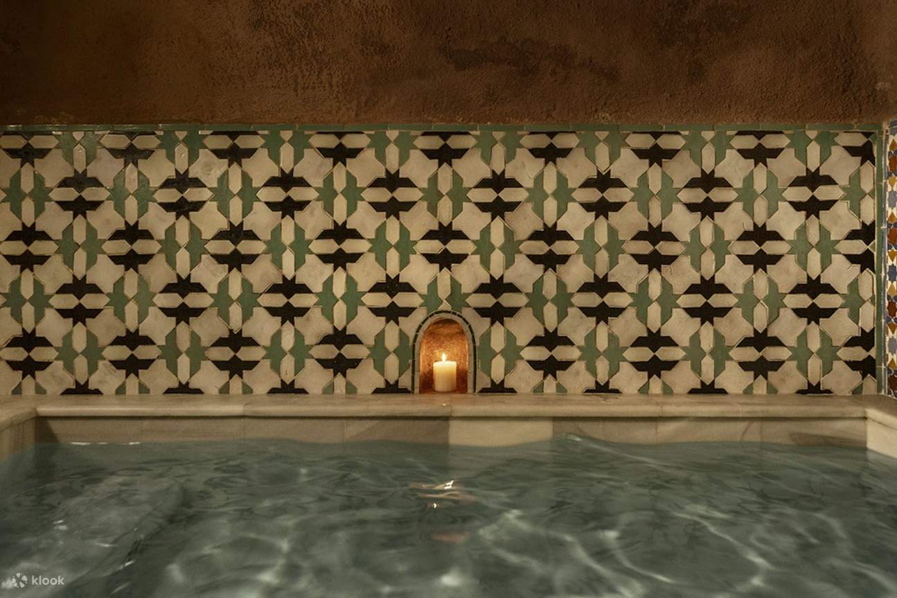 Теплая вода успокаивает мышцы, а холодные ванны бодрят и освежают чувства.