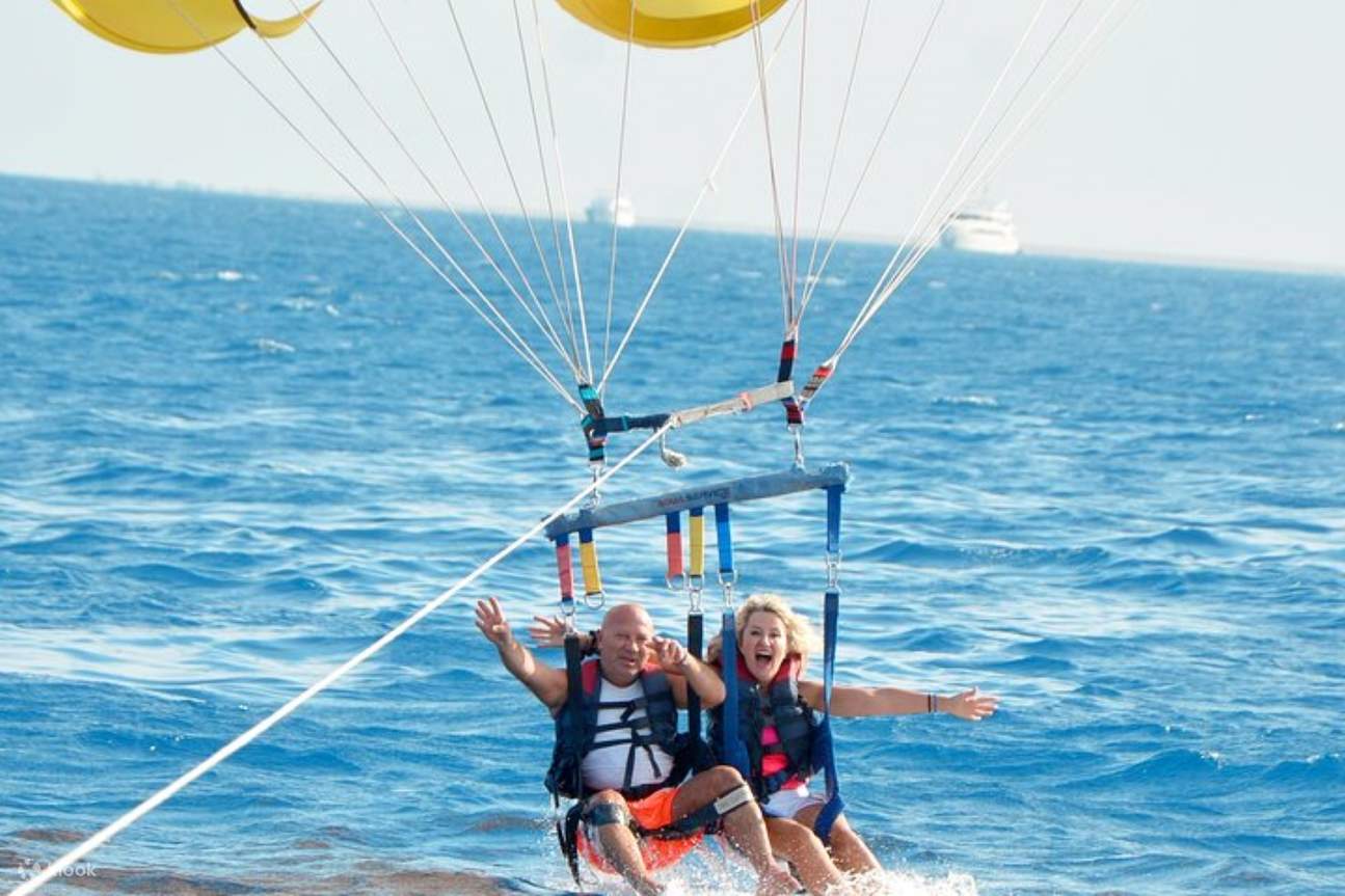 Terbang Parasailing di Langit Laut Merah Dengan Pemindahan - Hurghada