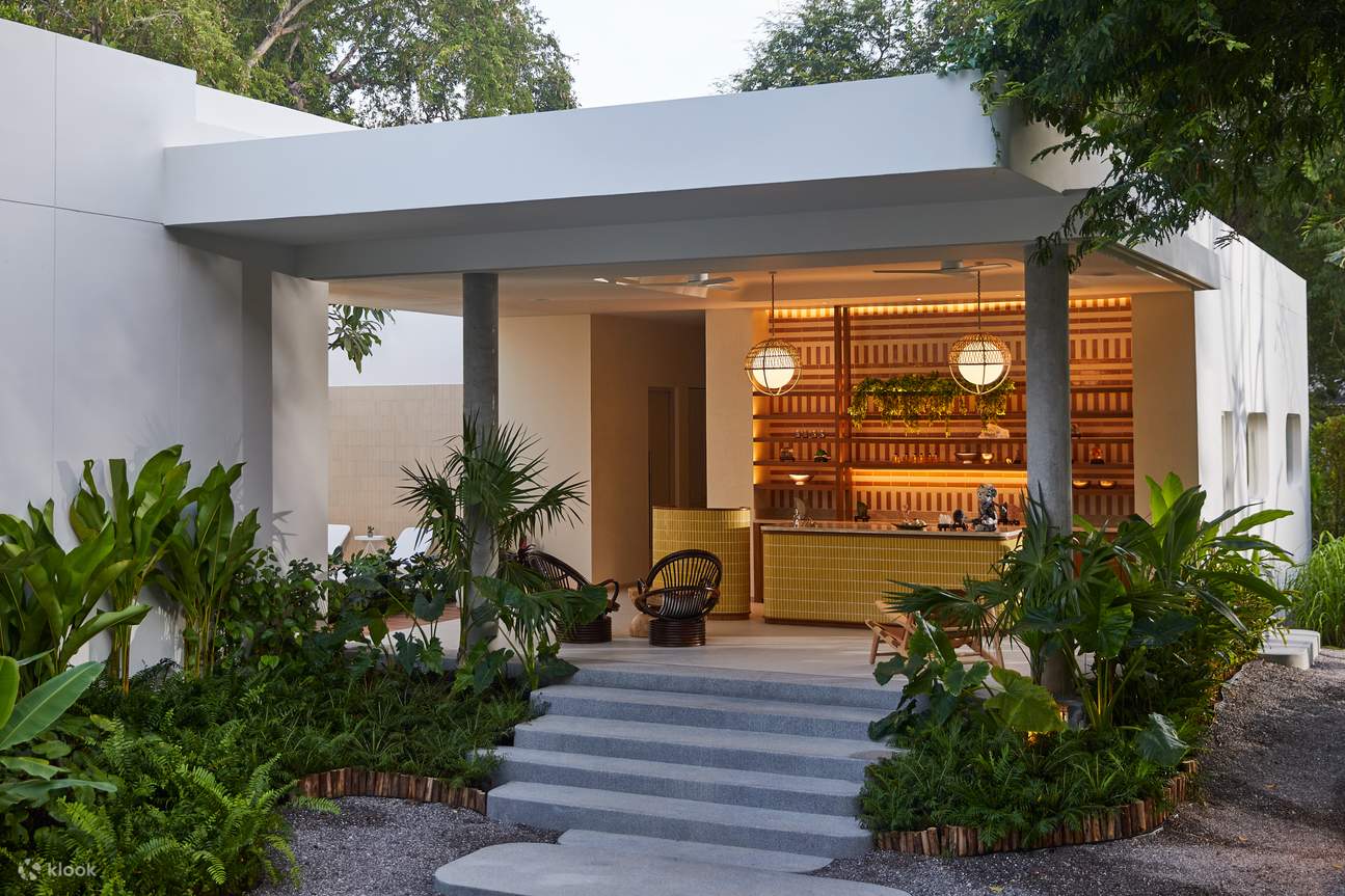 Area depan di The Standard Spa Hua Hin