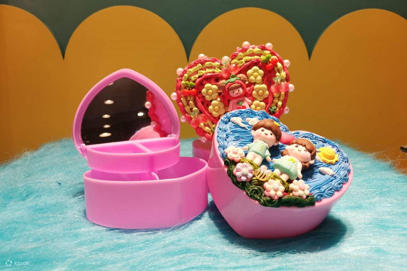 Hộp đựng trang sức hình trái tim có nắp đậy cá tính