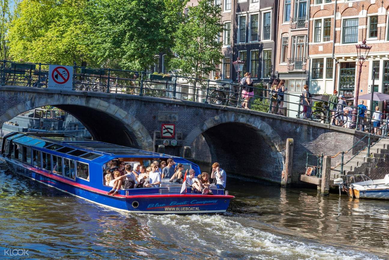 private canal cruise amsterdam